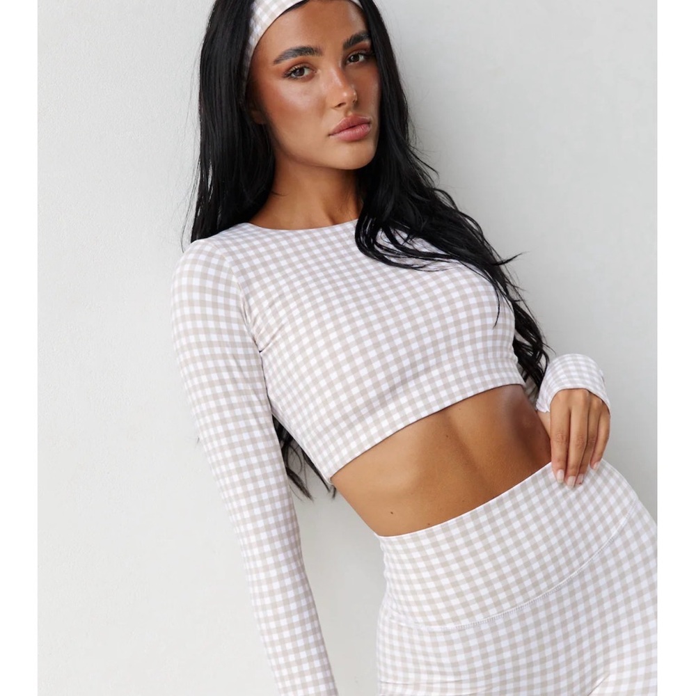 Astoria LUXE BALANCE Staple Sleeved Crop - Beige Gingham